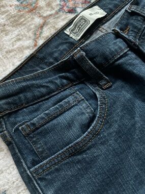 Signature by Levi Strauss Slim Straight-Leg Dark Blue Women’s Jeans